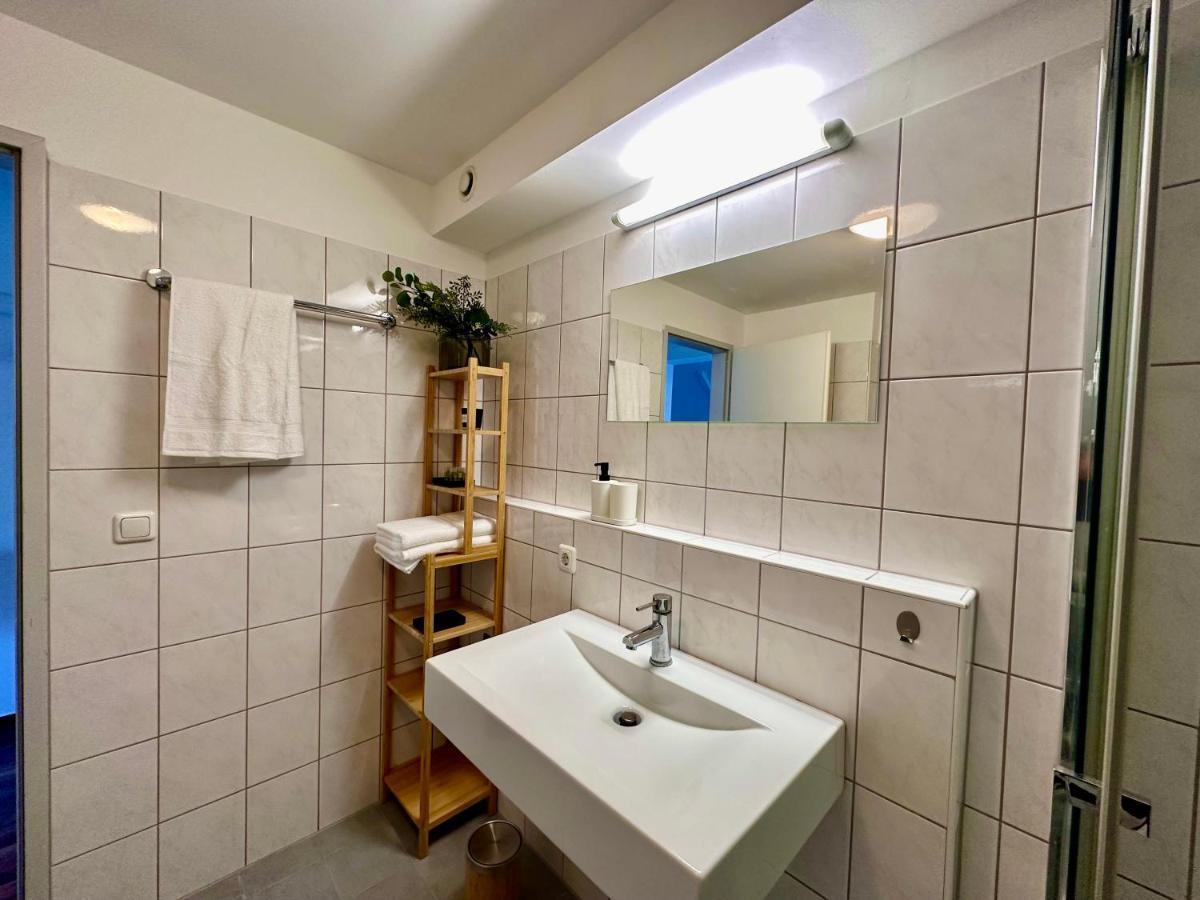 Designer Apartment Im Herzen Von فلبمس المظهر الخارجي الصورة